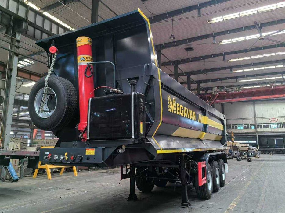 Самосвальный полуприцеп марки CIMC - MEGAVAN