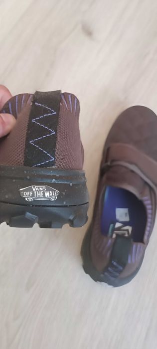 Нови обувки VANS