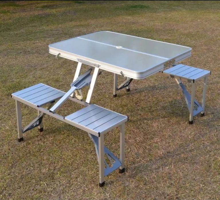 Сгъваем комплект за къмпинг - маса с 4 вградени стола