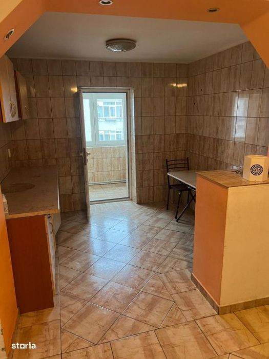 Apartament 3 camere, 70 mp, Bals zona Jiu