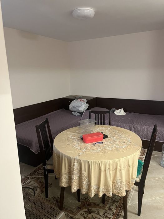 Къща с дворно място