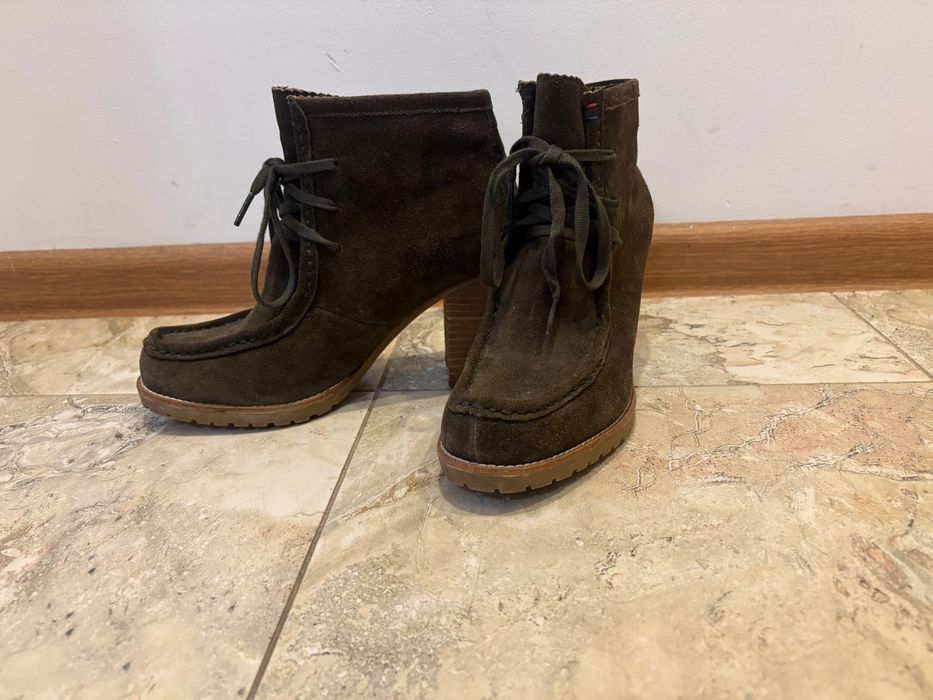 Боти ест.велур на Tommy Hilfiger