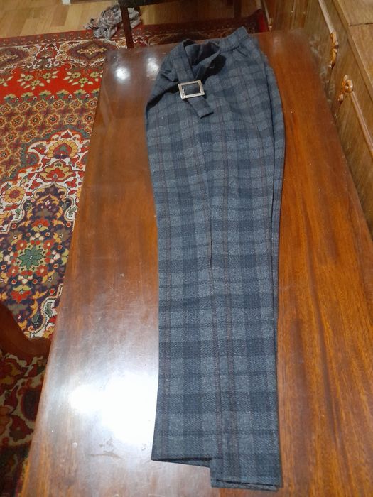 Брюки женские  зимние в клеточку.