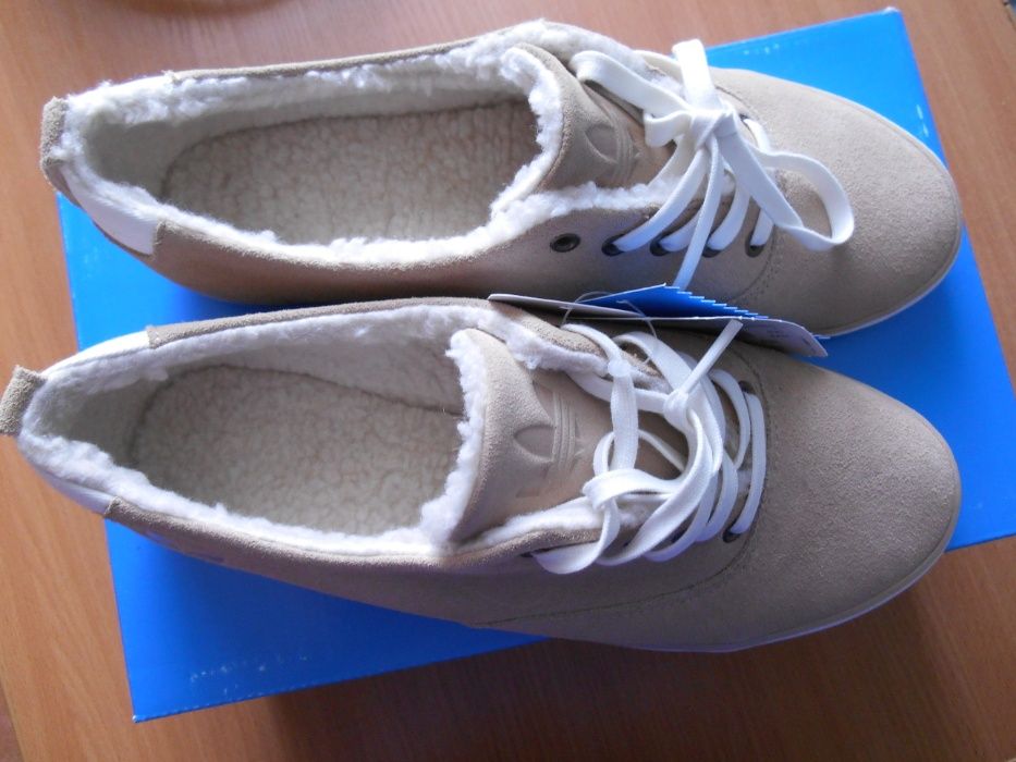 Кроссовки 41 размер новые