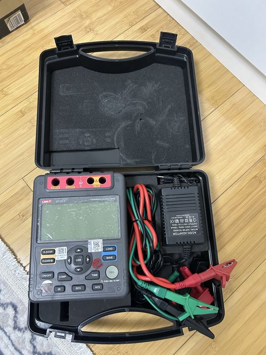 UNI‑T UT513 мегомметр