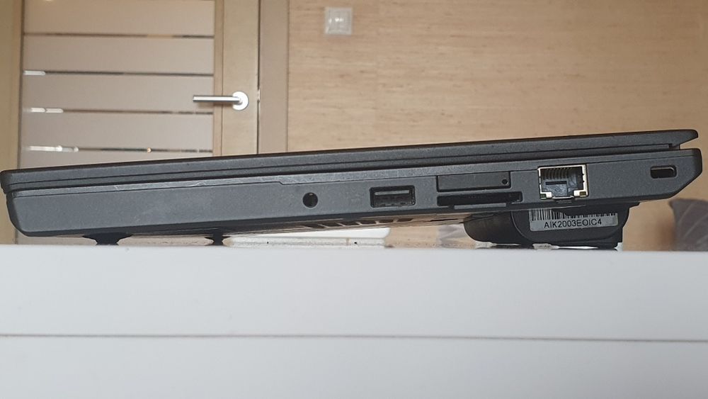 Lenovo X250 лаптоп, i7, 8GB ram, SSD