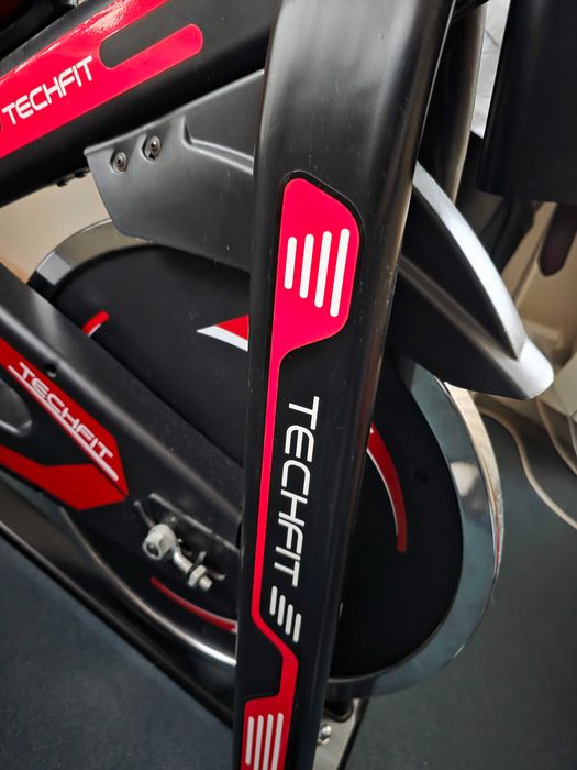 Bicicletă spinning Techfit SBK1500, volantă 13kg, bluetooth, aplicație