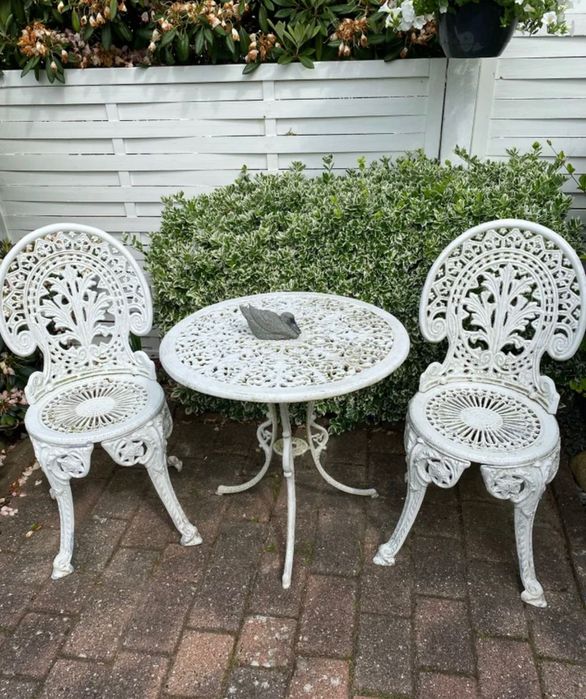 Ковано желязо - стойки за пейка+ кафе сет + 4 стола . Вижте описанието