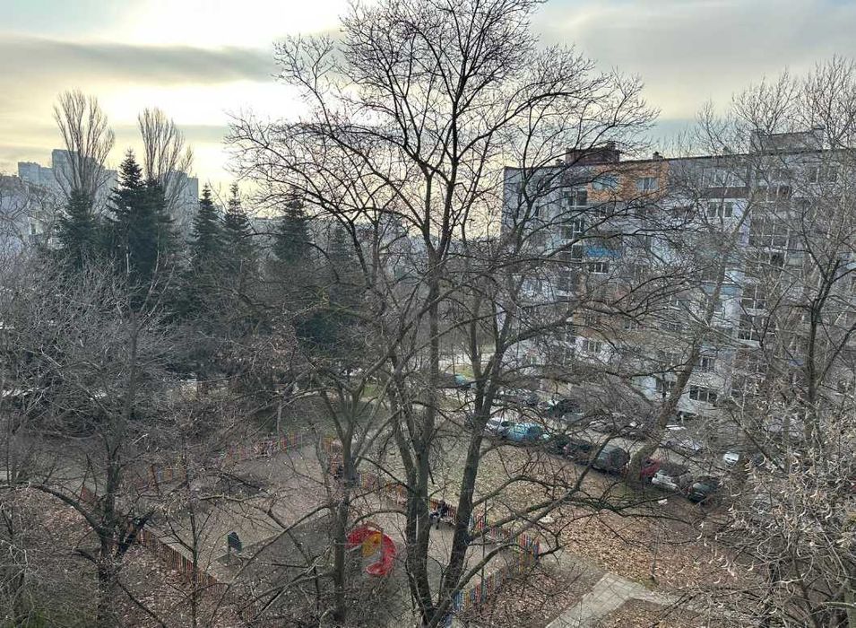 Дава се под наем Четиристаен апартамент в Варна, Център - 80 кв.м за 538.56 € - Снимка #17
