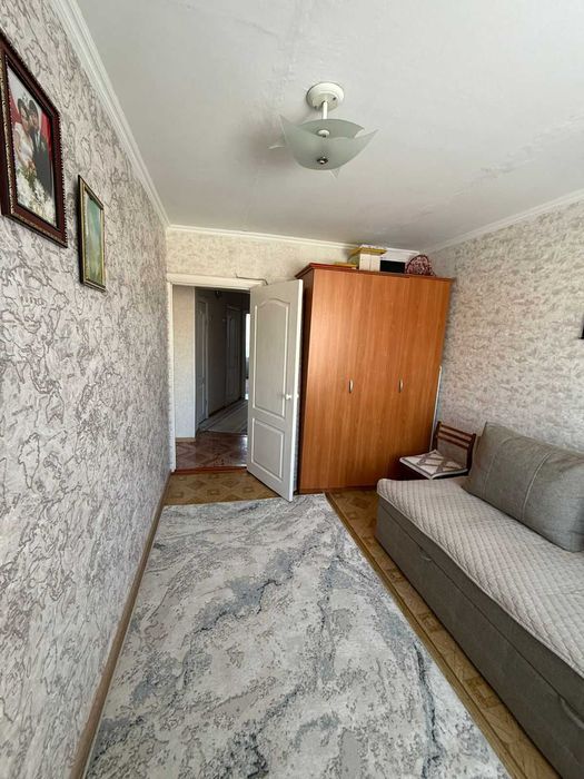 продам 4комнатную квартиру