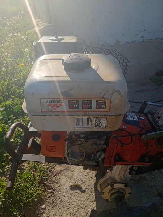 Vând motocultor 8,5c