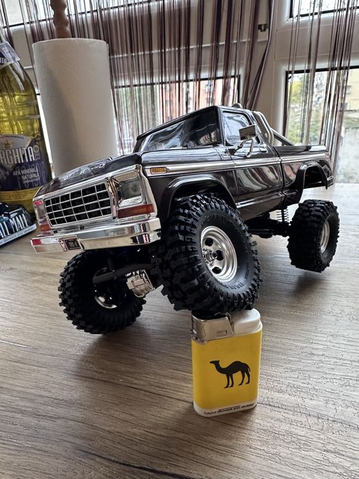 Traxxas TRX4M Ford f150 crawler ,