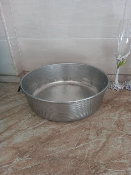 Продам кастрюлю от скороварки.