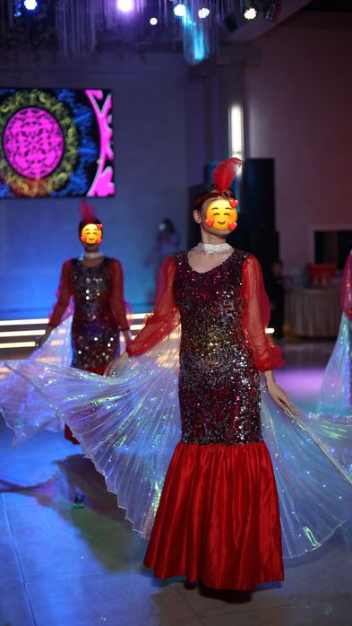 Для танцев костюмы