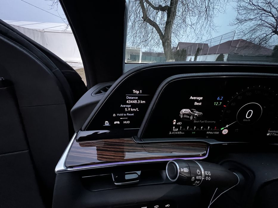 Vand CADILLAC ESCALADE AN 2021 cu prealuare de leasing