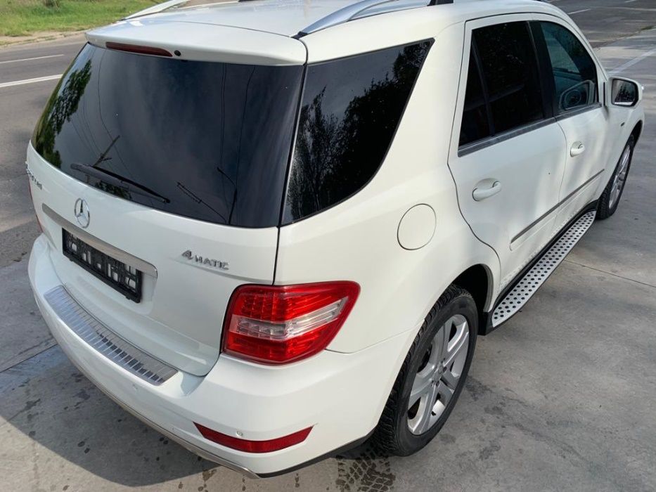 Dezmembrez mercedes ml w164 facelift/bara fata/mercedes ml 350 euro 5
