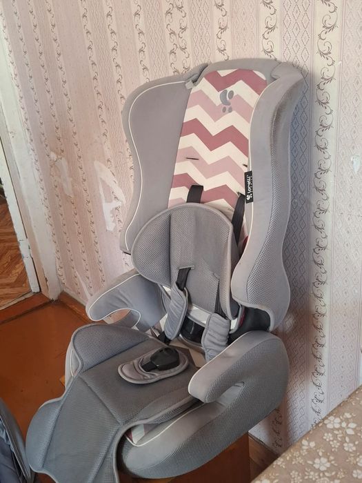 Кресло для ребёнка в машину