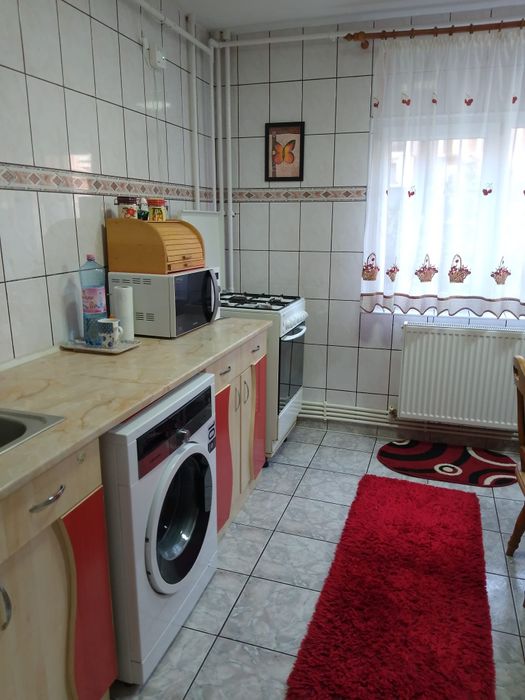 Inchiriez apartament 2 camere