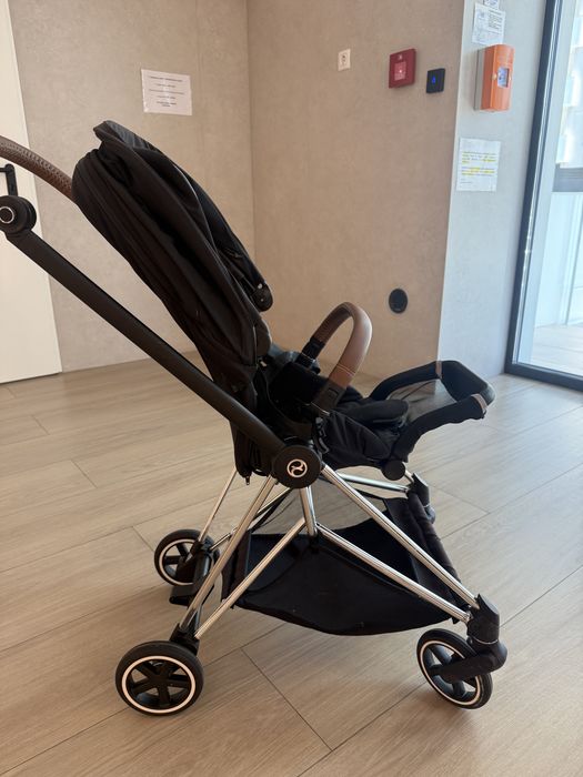 Cărucior Cybex Coya – Black | Ultra-compact | Stare foarte bună
