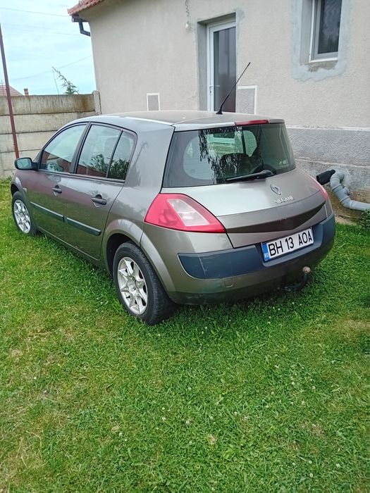 Vând Renault Megan2 în stare bună de funcționare,estetic exterior și interior bună,4 anvelope de iarnă cu genți de tablă,