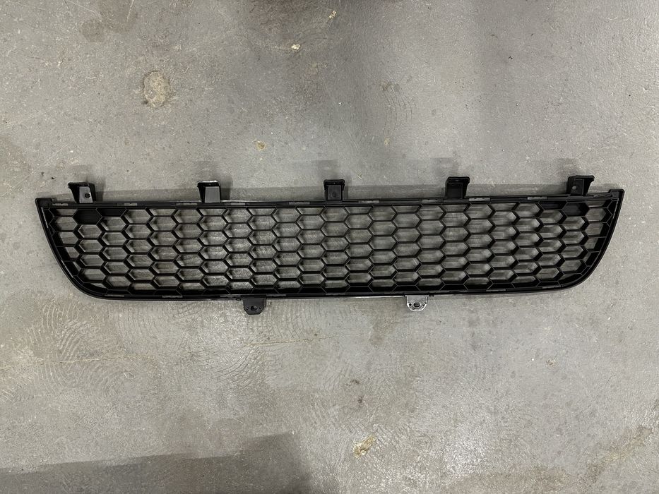 Решетка радиатора Паджеро Спорт 2