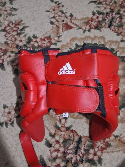 Продам перчатки и шлем