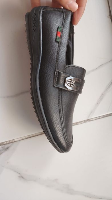 Продам детские туфли