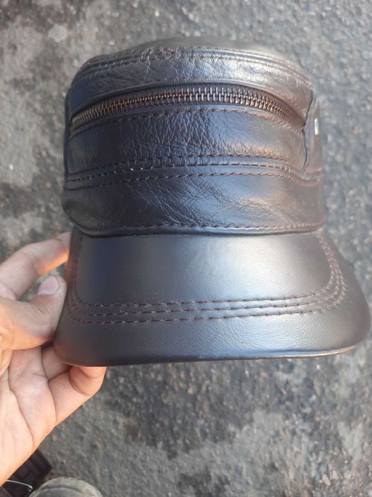 Кожаная кепка 1 шт