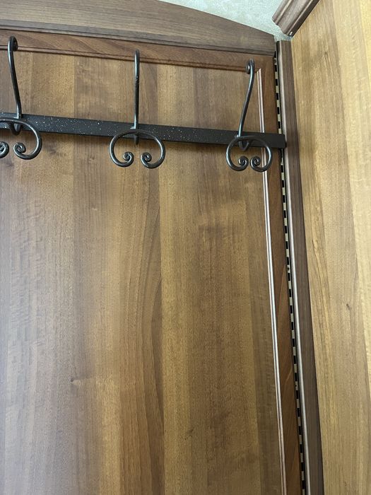 Продам прихожую.