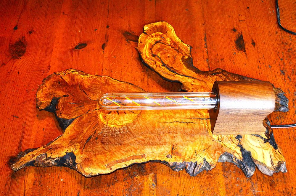 Страхотни дизайнерски лампи от маслиново дърво