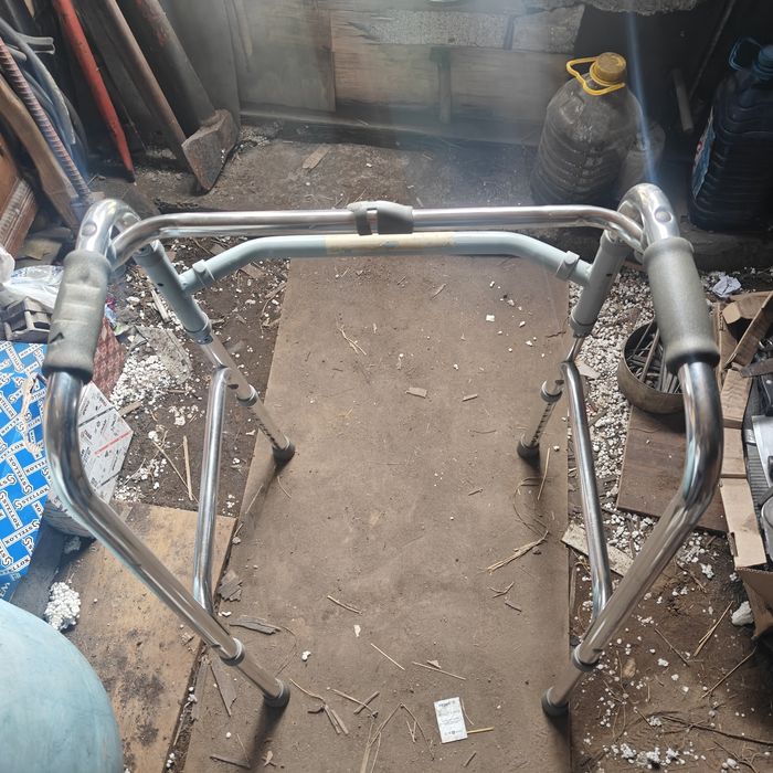 Продам ходунки для взрослых