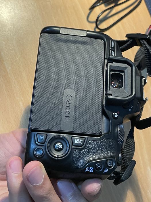 Фотоаппарат canon 250D