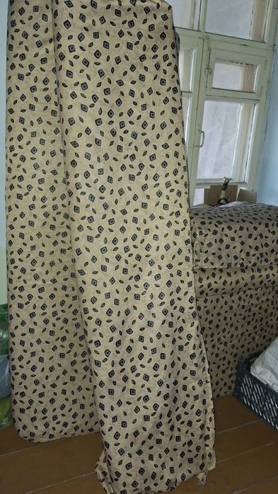 Продам два кресла и диван.