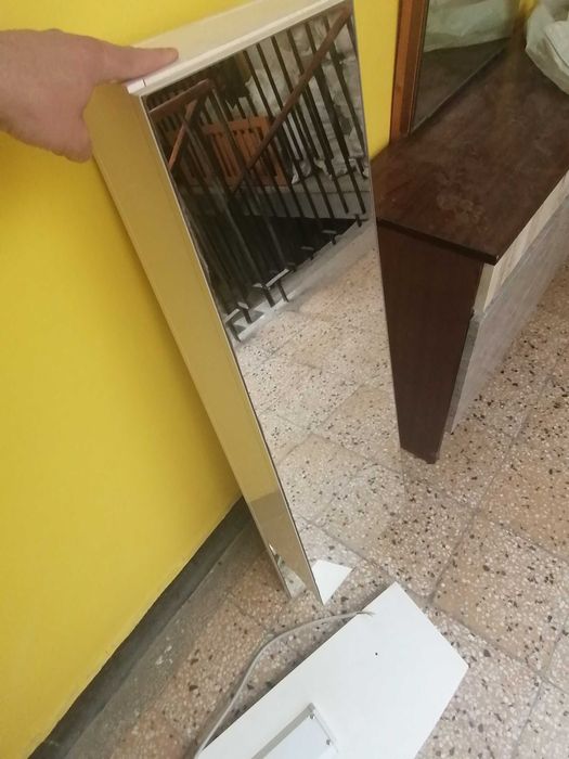 Шкафове за баня с осветление!