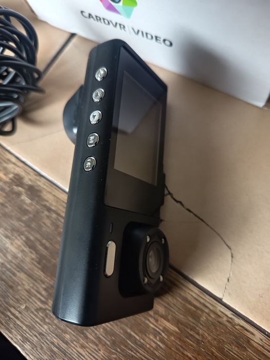 Vând camera auto nouă