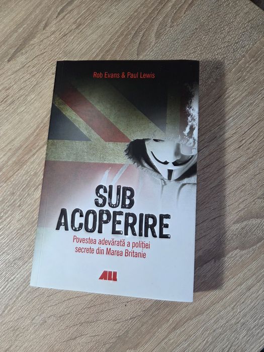 Carte - Sub Acoperire de Rob Evans și Paul Lewis