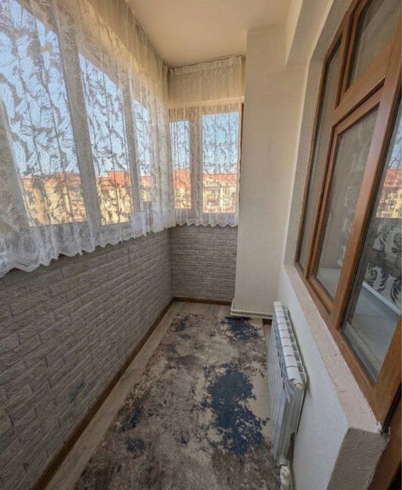 Uy sotiladi 2 xona 8 etaj 9 etajli dom 60 m2