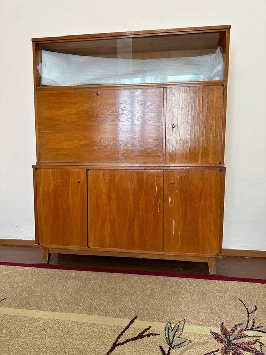 Сотилади сервант книжный шкаф