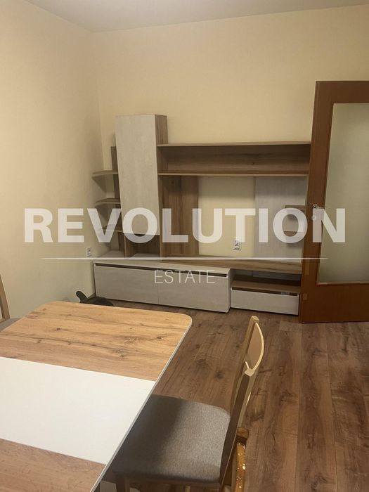 Дава се под наем Двустаен апартамент в Пловдив, Мараша - 75 кв.м за 375 € - Снимка #1