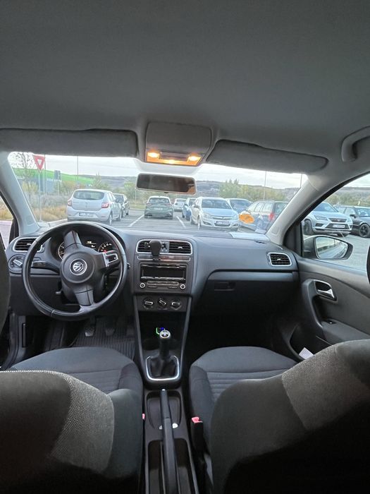 VOLKSWAGEN Polo 2011 — imagine 3