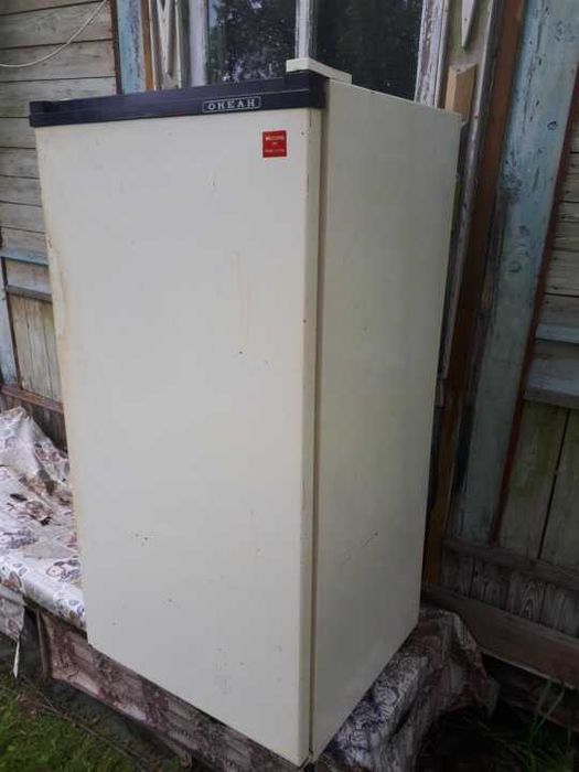 Продам   рабочий  холодильник .