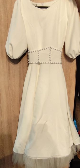 продам два платья новые, размер 46-44