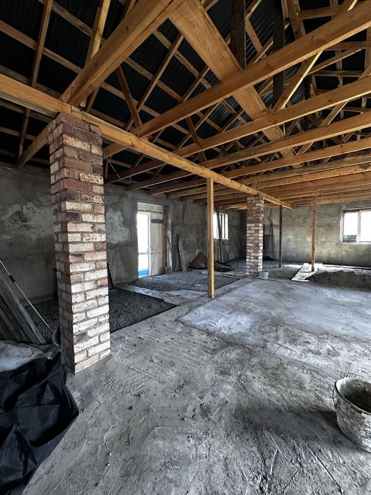 продам участок с постройкой