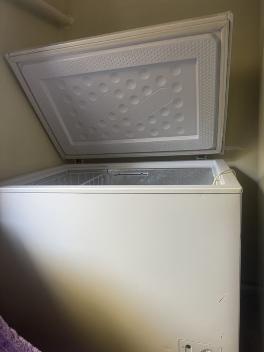 На запчасти морозильник