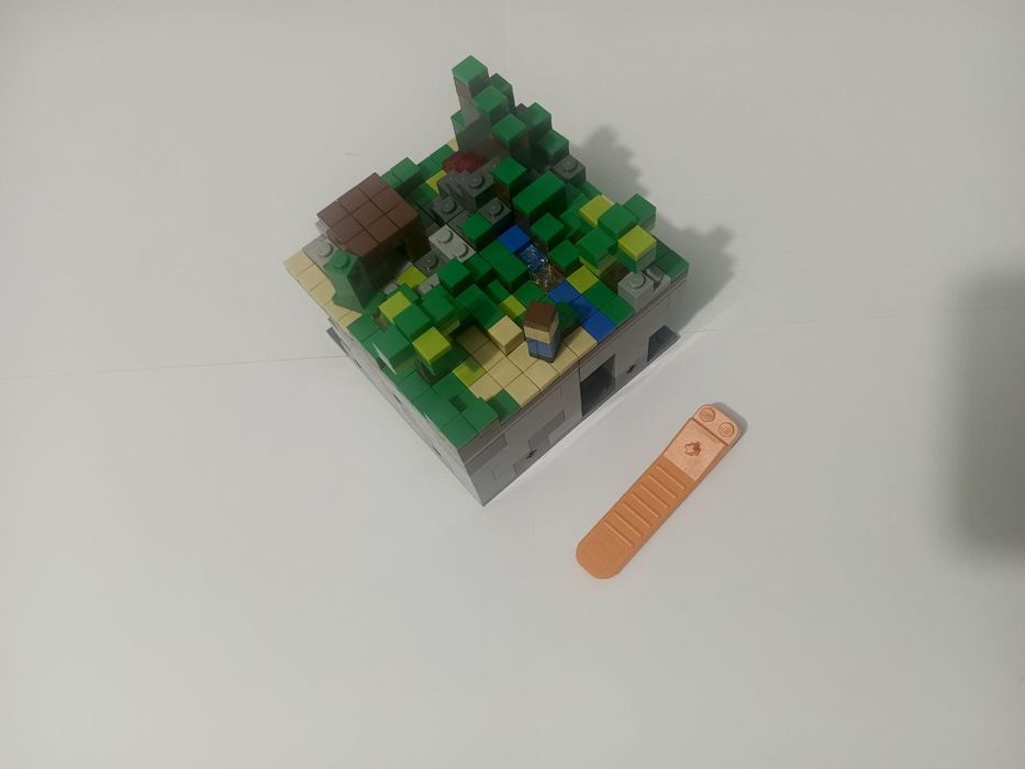 LEGO «Minecraft» – 21102 "Micro World: The Forest"