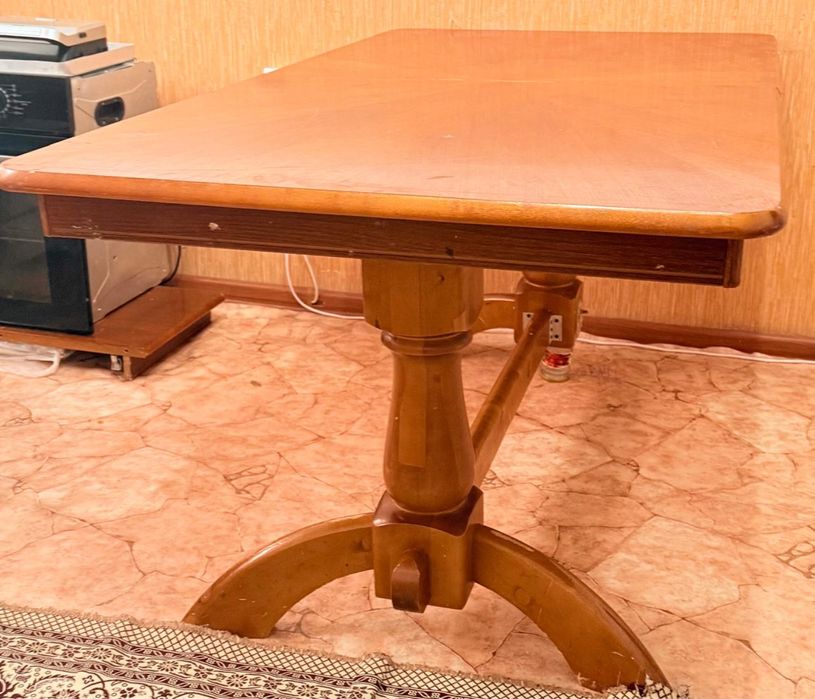 Таза ағаштан ас үстелі