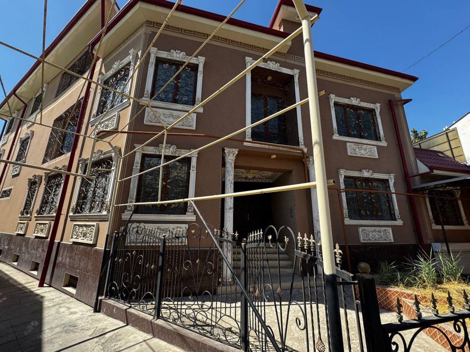 Отдельно Стоящее ЗДАНИЕ в Ц ентре на 7,5 сотках с 25 парковочными мест