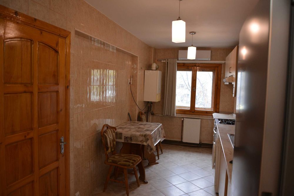 Inchiriere apartament 2 camere zona Toamnei 60 mp