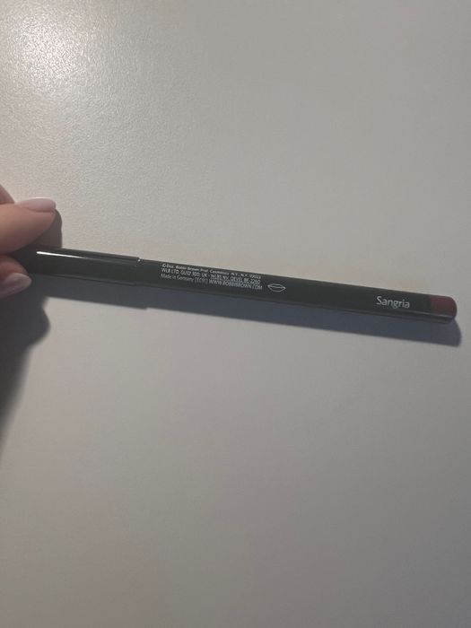 Creion de buze Bobbi Brown