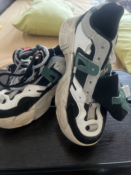 Отдам  бесплатно обувь